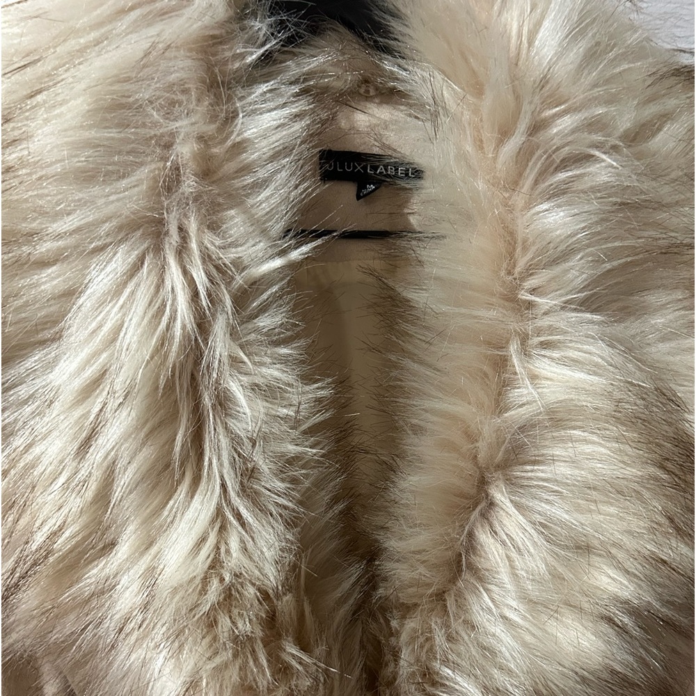 Women’s long wool tie coat with fur